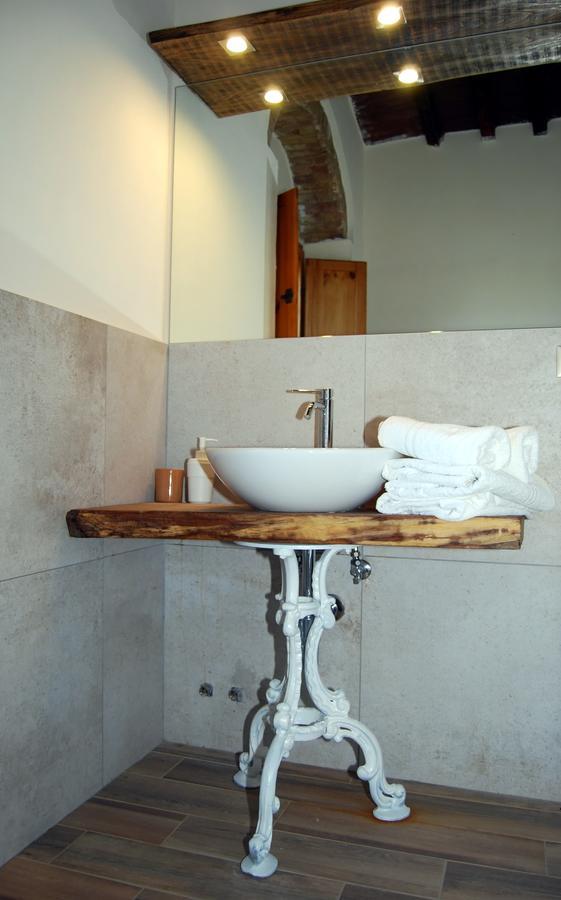 וולטרה Agriturismo Fattoria Lischeto מראה חיצוני תמונה